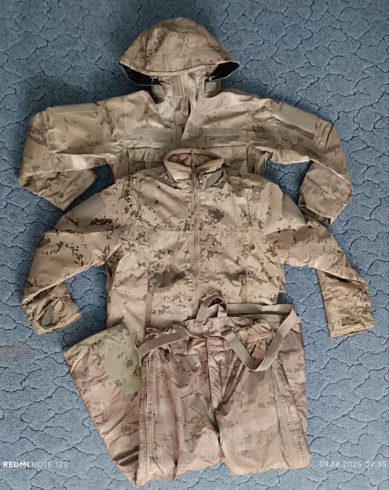 Костюм вітро волого захисний.