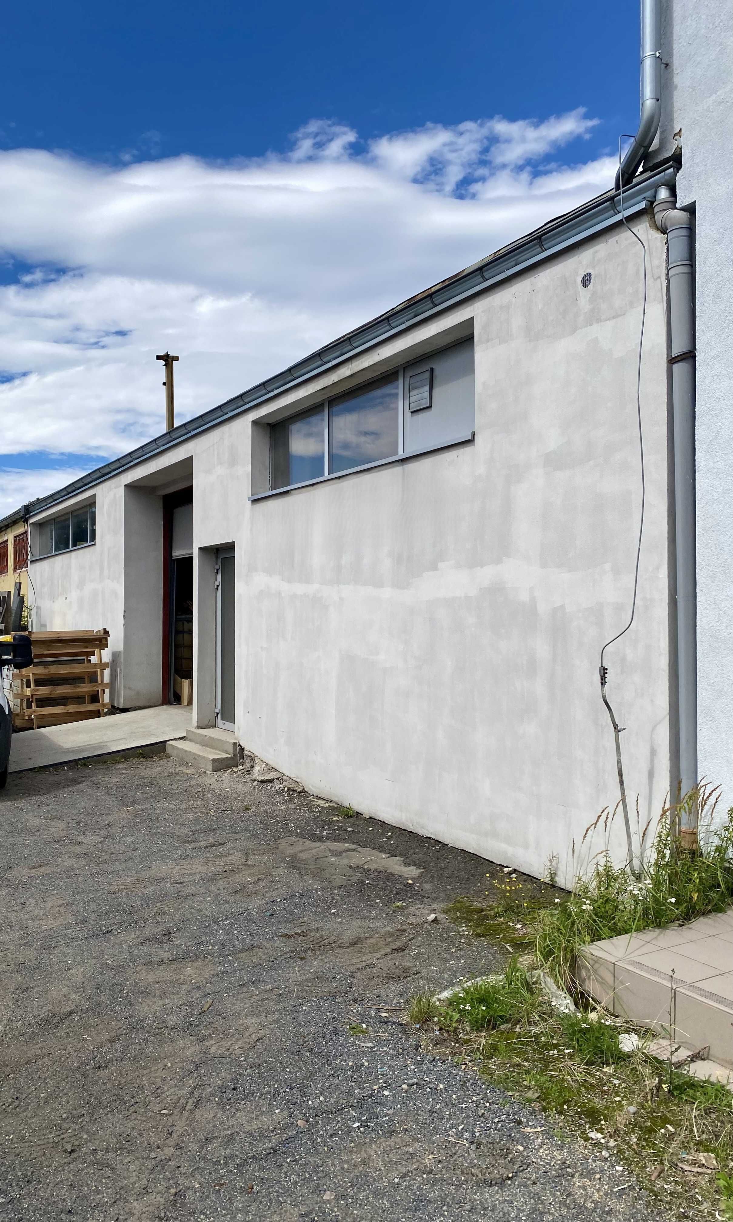 Wynajmę halę/magazyn z pomieszczeniami socjalnymi o powierzchni 270 m²