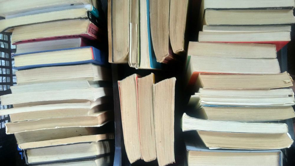 Książki na wagę, różne rodzaje