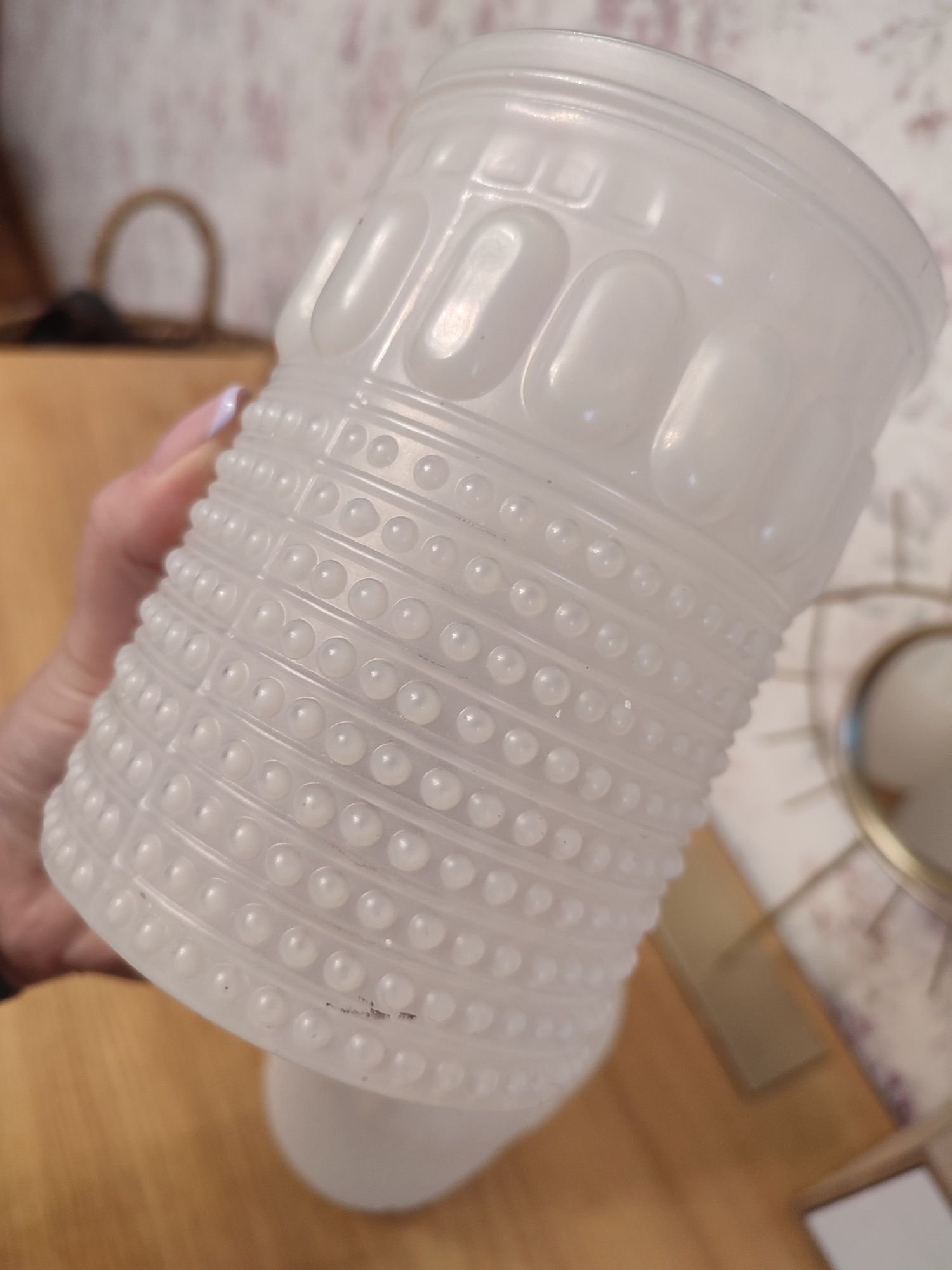 Klosze szklane mleczne retro  PRL 3 szt + żyrandol podstawa