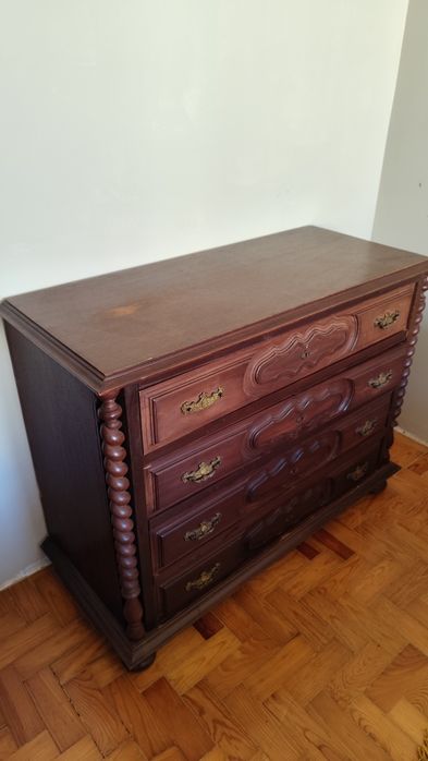 Vendo Cómoda e Cadeiras vintage