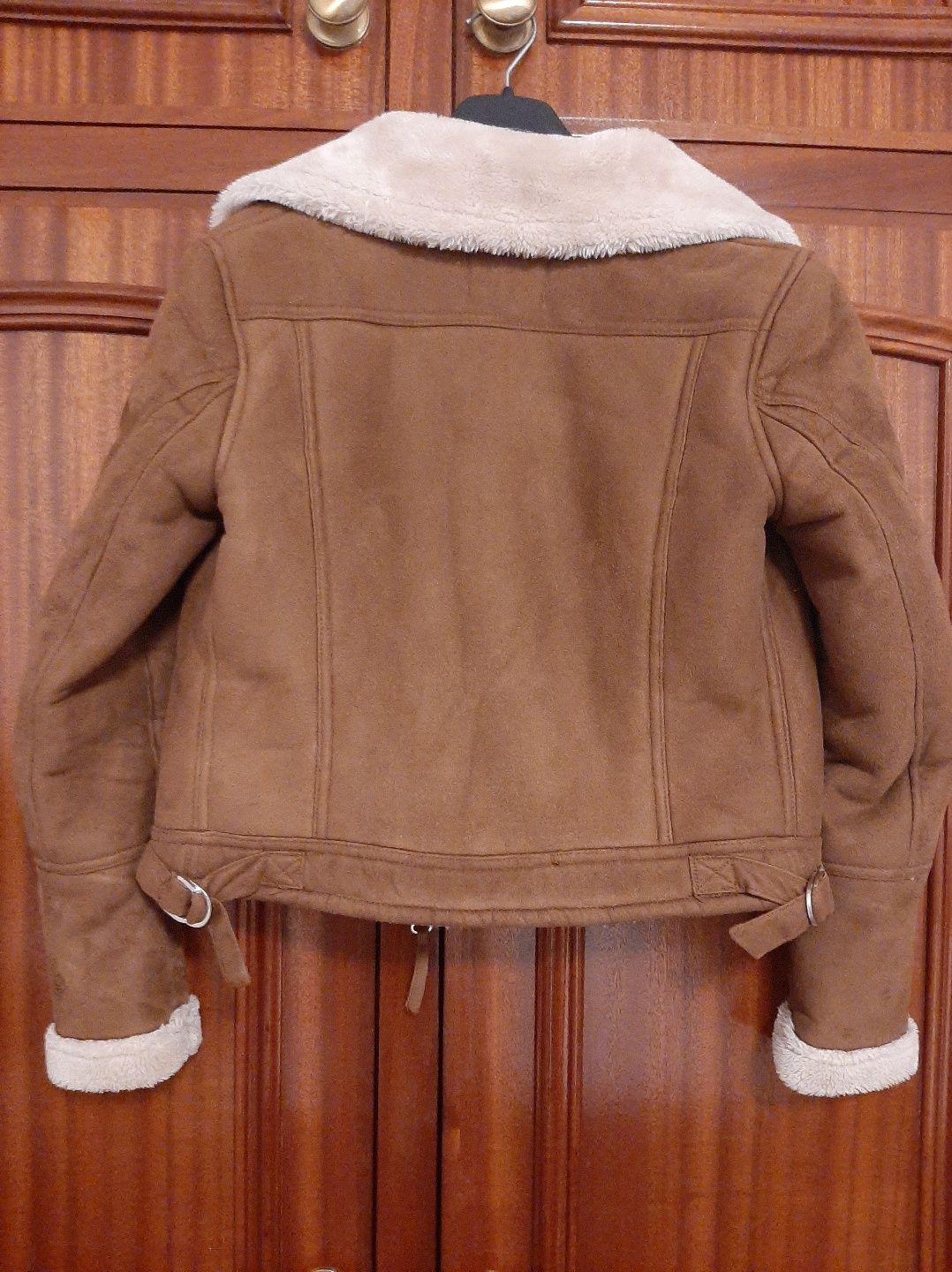 Blusão camel com pêlo por dentro