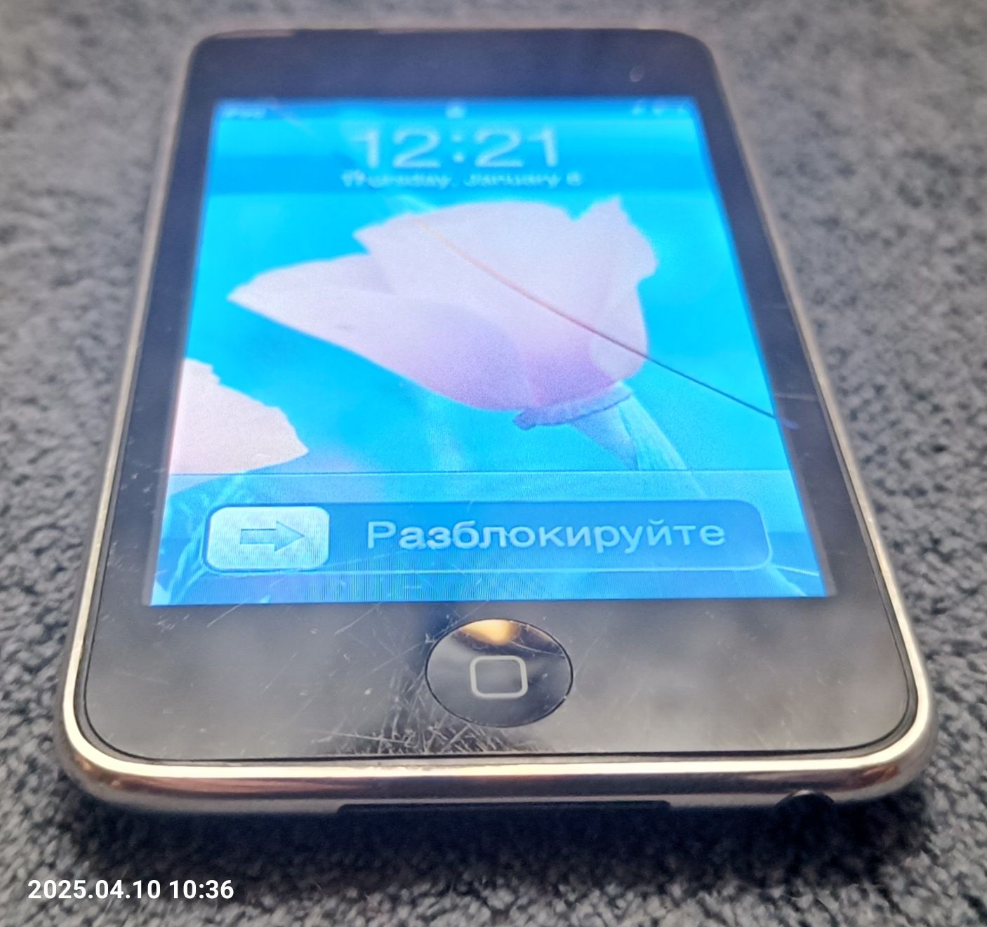 Apple iPod Touch 3Gen. 32gb. (MC008LL)