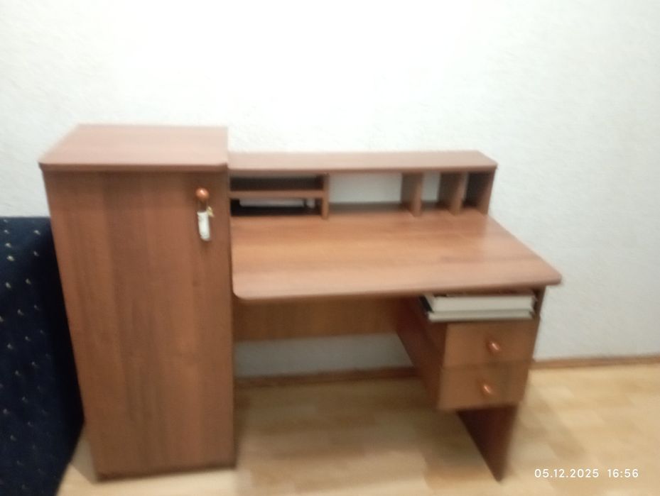 Продам стол письменный