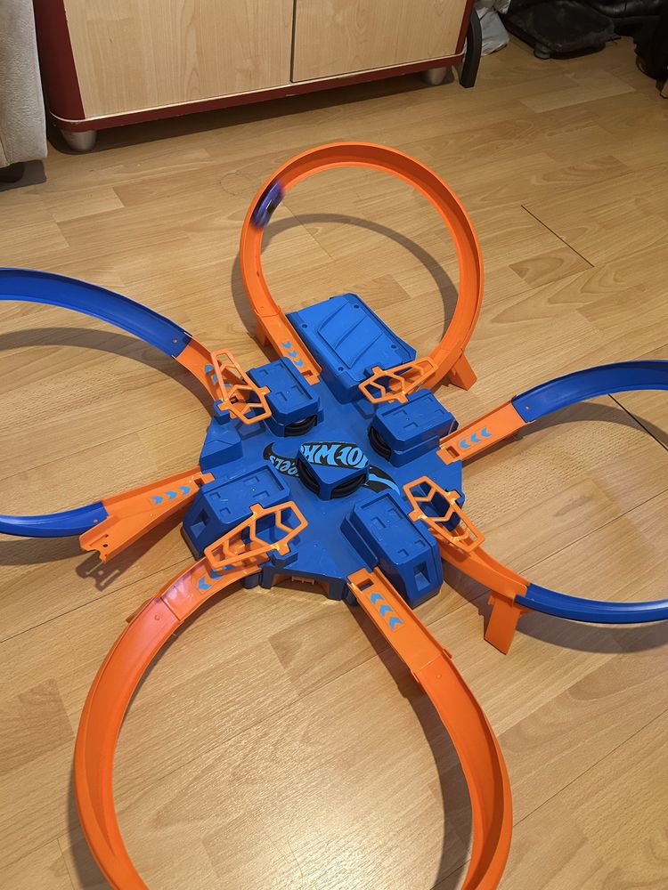 Hot Wheels Criss Cross Crash