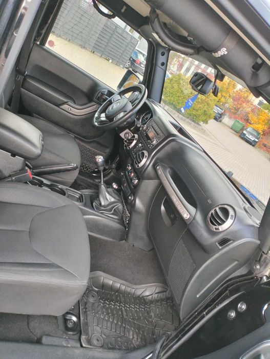 śliczny zadbany Wrangler 3,6 mega wygląd polecam