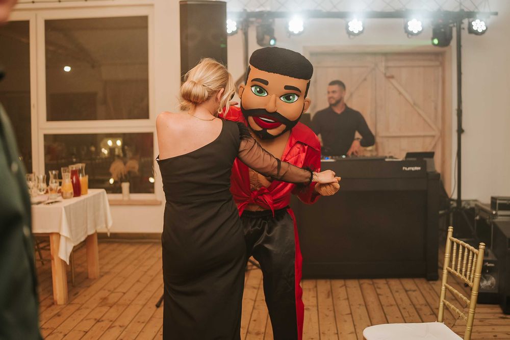 maskotka mężczyzna facet kobieta lala lalka Pamela & Alvaro