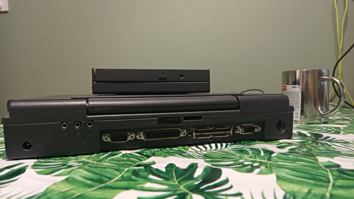 Zabytkowy laptop z lat 90ch, Acer Extensa 670CDT