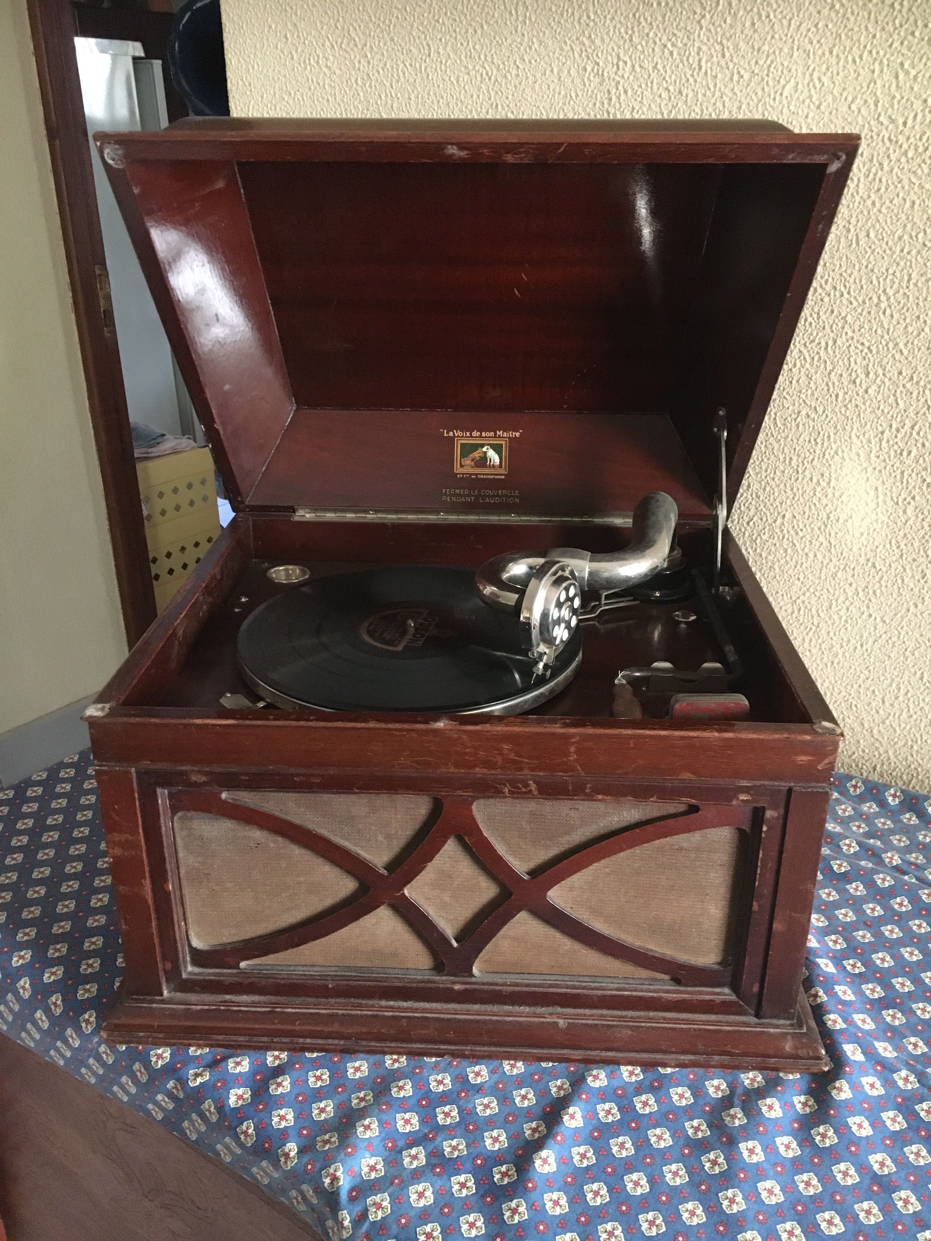 Grafonola gramofone antigo
