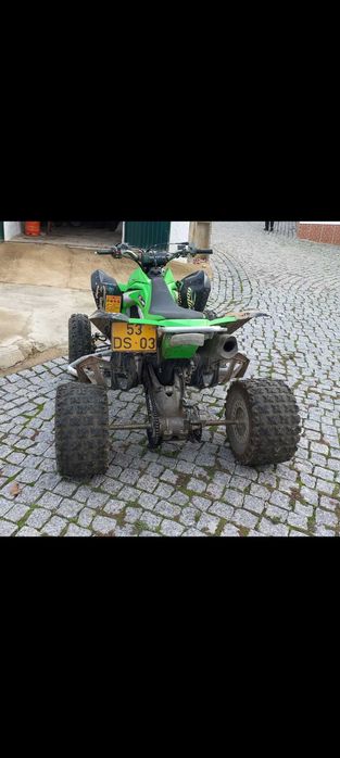 Vendo moto 4 kawasaki 450 r