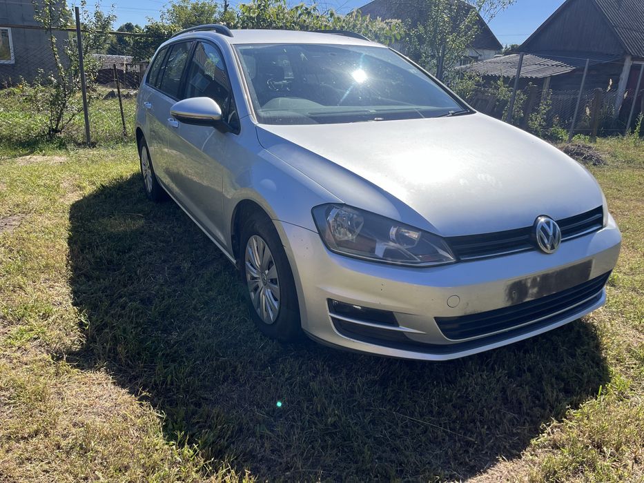 Розборка шрот Volkswagen Golf 7 колір LA7W