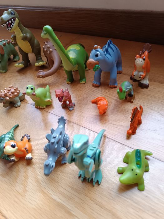 Conjunto de 30 dinossauros várias espécies, tamanhos, incluindo legos