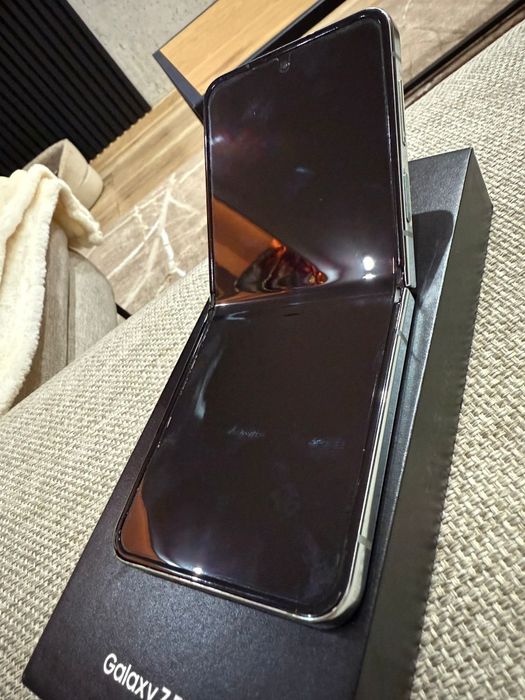 Samsung galaxy z Flip 6