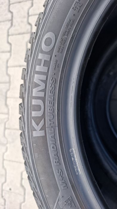 Opony 235/45/18 Kumho Solus 4S HA32