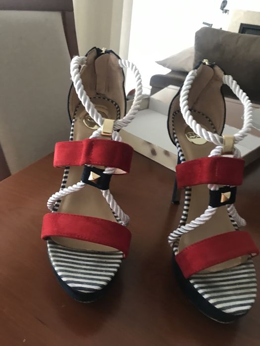 Sandalias de salto da Exe muito bonitad
