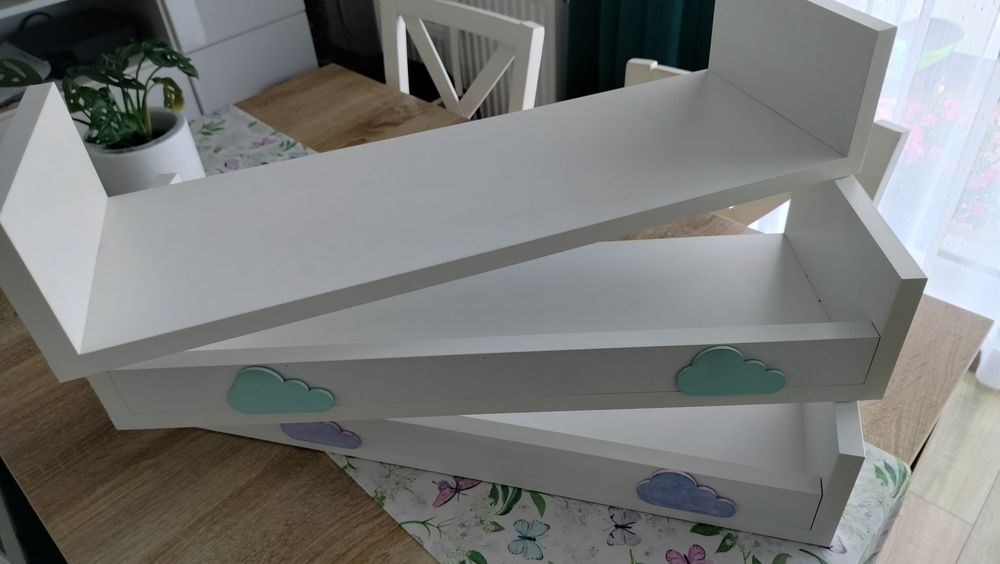 Półki do pokoju dziecięcego