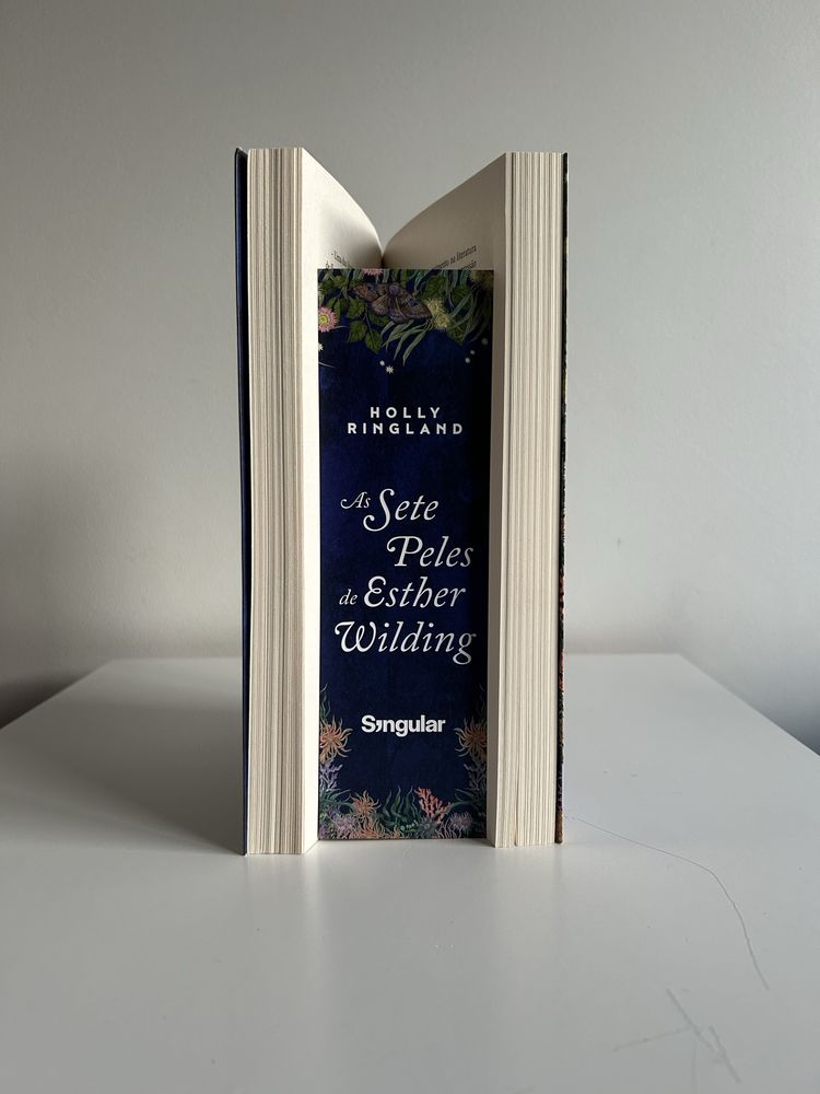As sete peles de Esther Wilding de Holly Ringland *Novo*