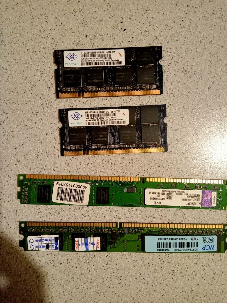 Оперативна пам'ять DDR2 (1Гб та 512 Мб)