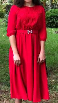 Стильна червона сукня