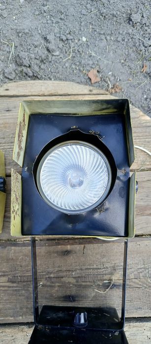 Lampy reflektory WZOśw typ b-3048 PRL Retro art deco vintage.