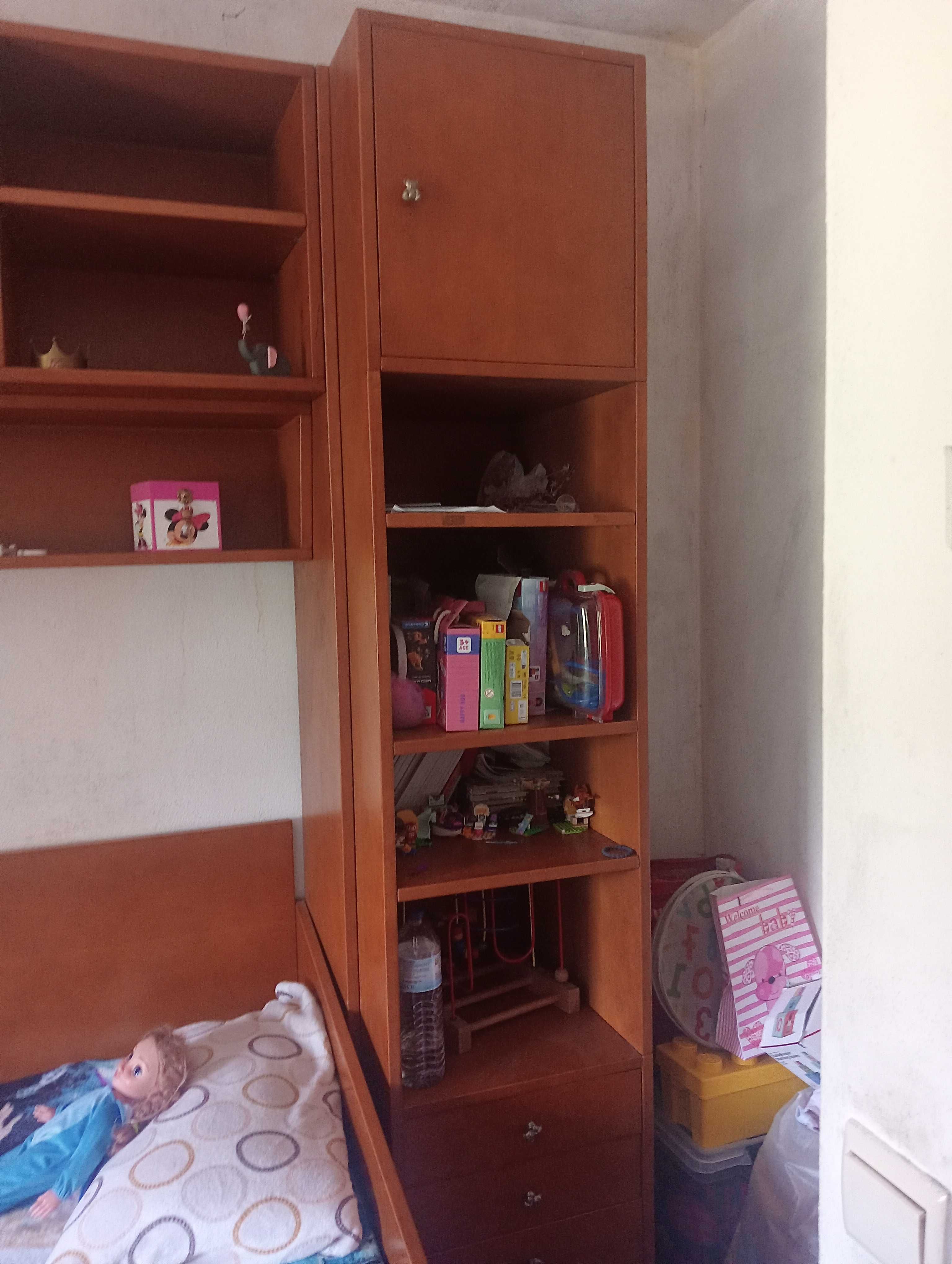 Quarto de criança com 2 camas