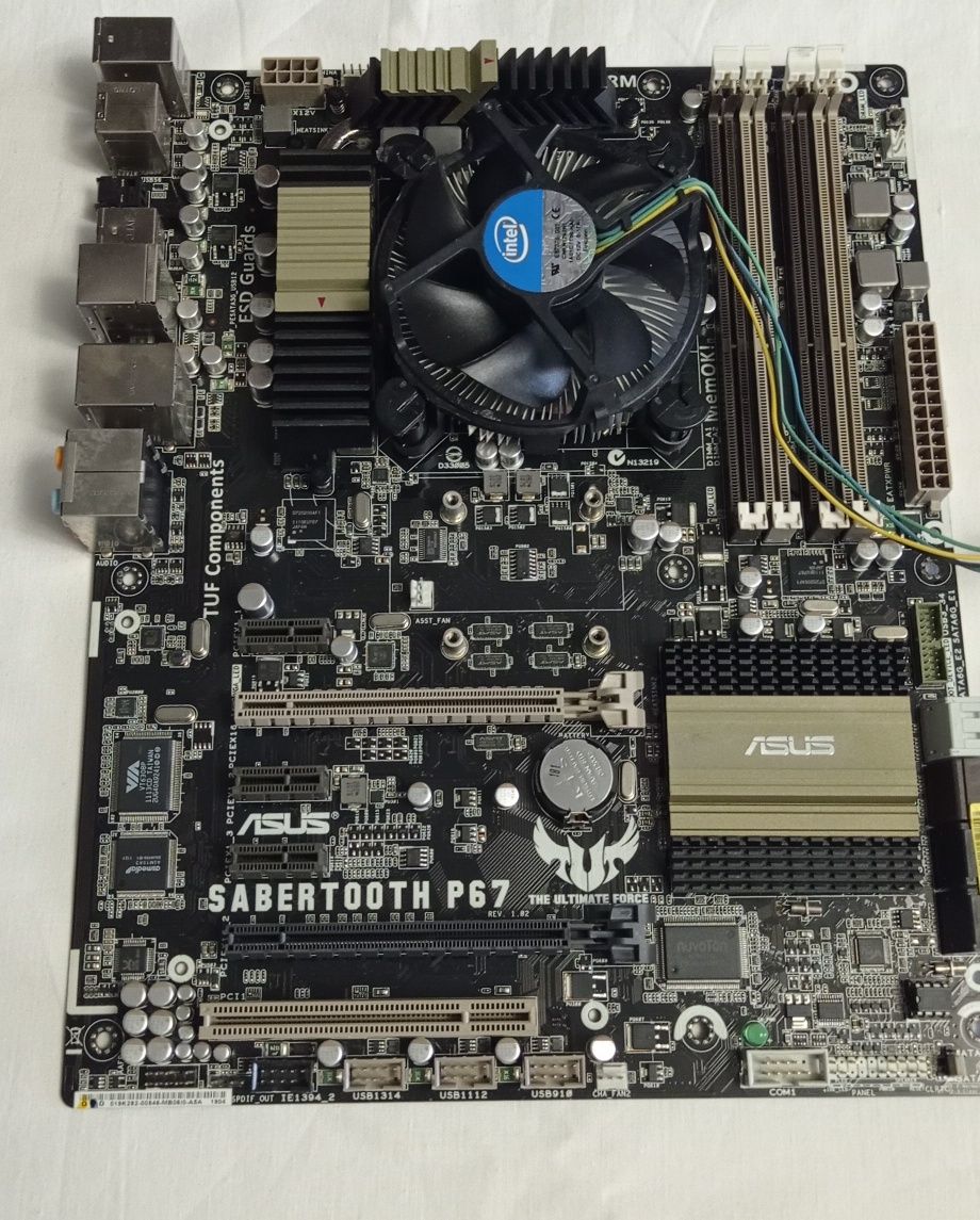 Материнская плата Asus sabertooth P67