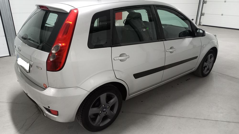 Ford Fiesta 1.4 TDCI Ghia Topo de Gama
