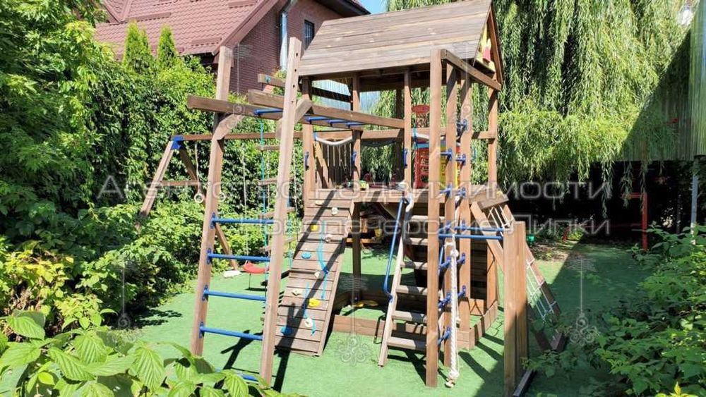 Оренда будинку під пансіонат на березі озера с. Горенка 650 м²