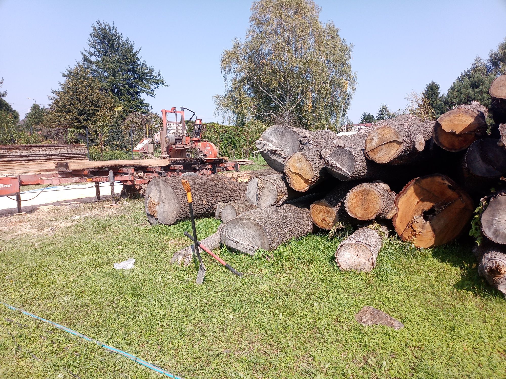 Tartak mobilny trak przewoźny przejezdny cięcie drewna u klienta