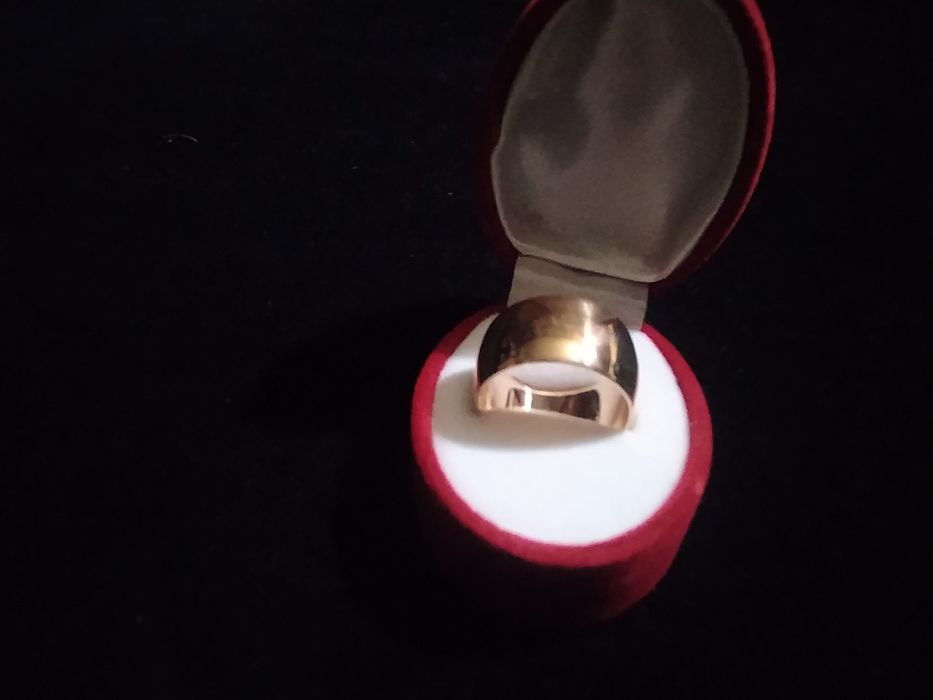 Кольцо золото весь 7,3г размер 19