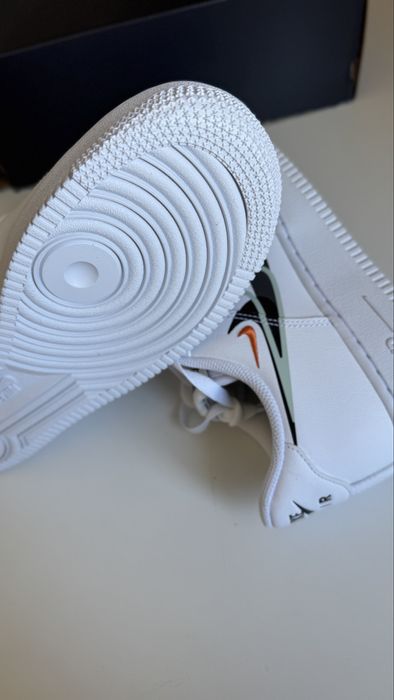 Nike Air Force 1 Low '07 Multi-Swoosh Orange rozmiar 39, wkładka 25 cm