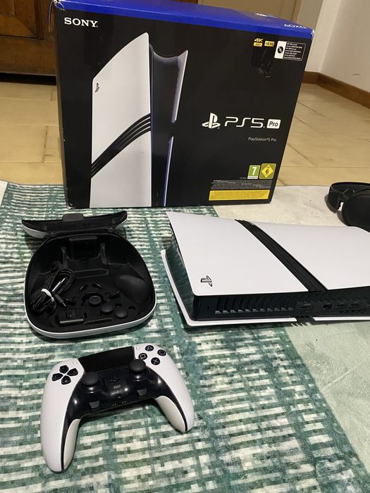 Playstation 5 pro digital 2tb + 2 comandos + 1 headset