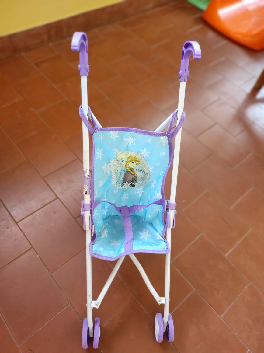 Carrinho de boneca