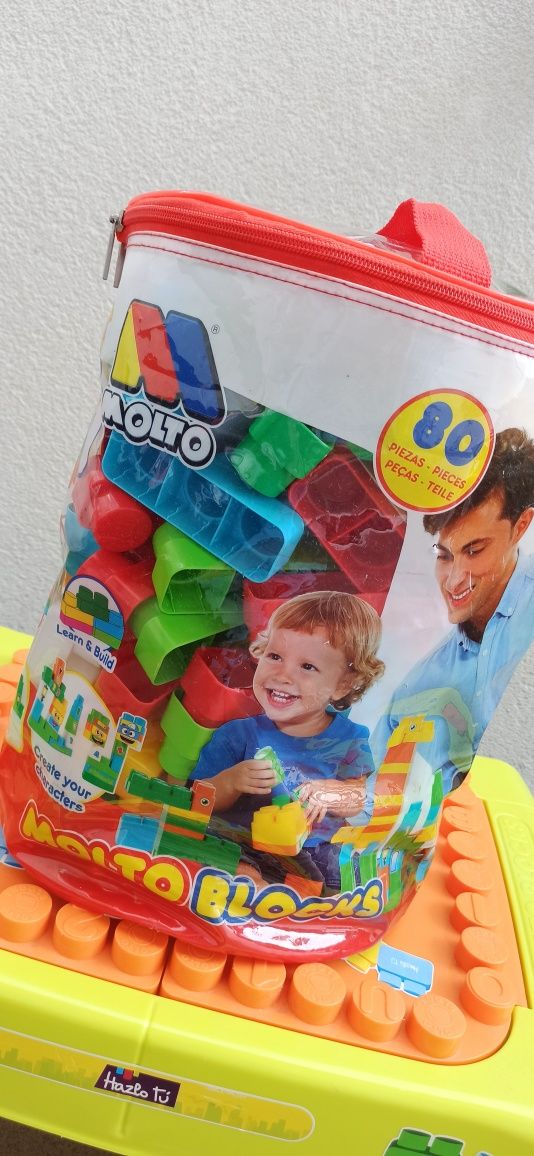 Klocki MOLTO 80 sztuk plus składany stolik do klocków MOLTO