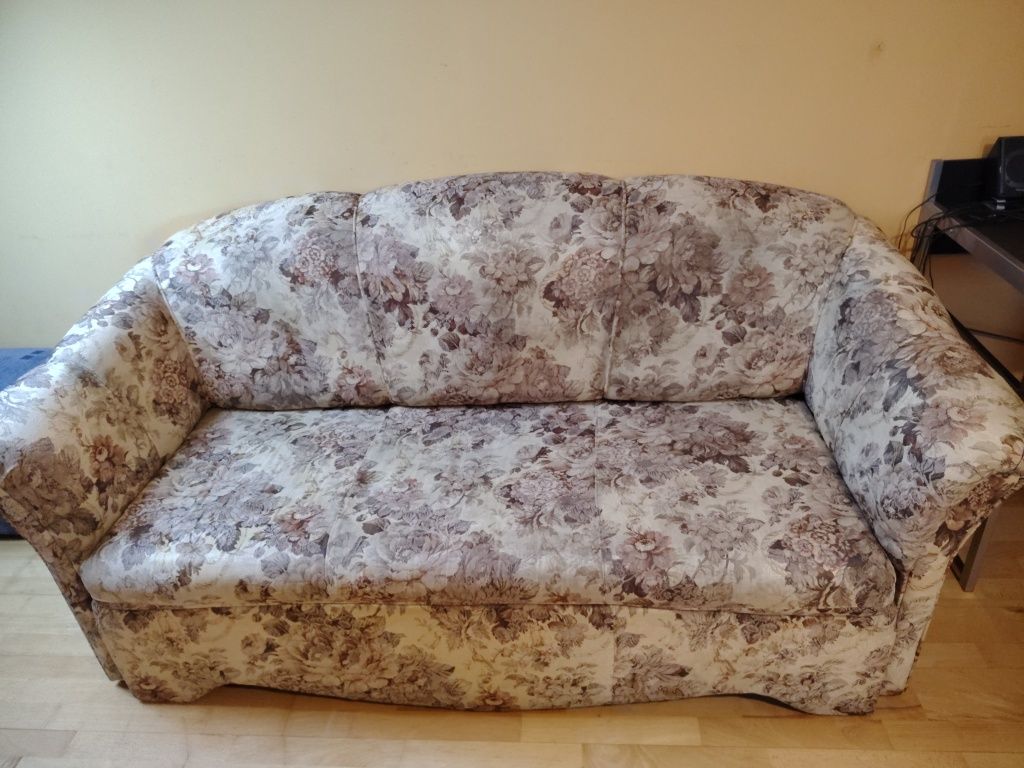 Wygodna sofa rozkładana 3 osobowa