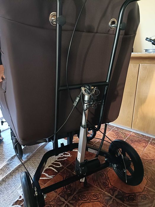 Poltrona basculante para uso interno e externo