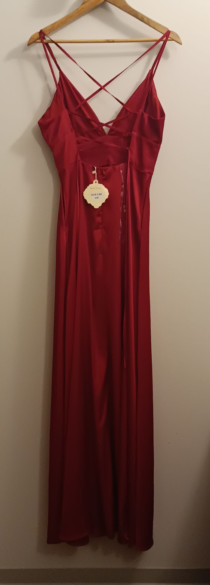 Vestido de cerimónia/ baile NOVO. Nunca usado.