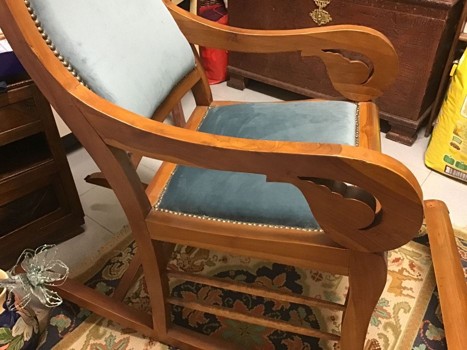 Cadeira de baloiço em madeira