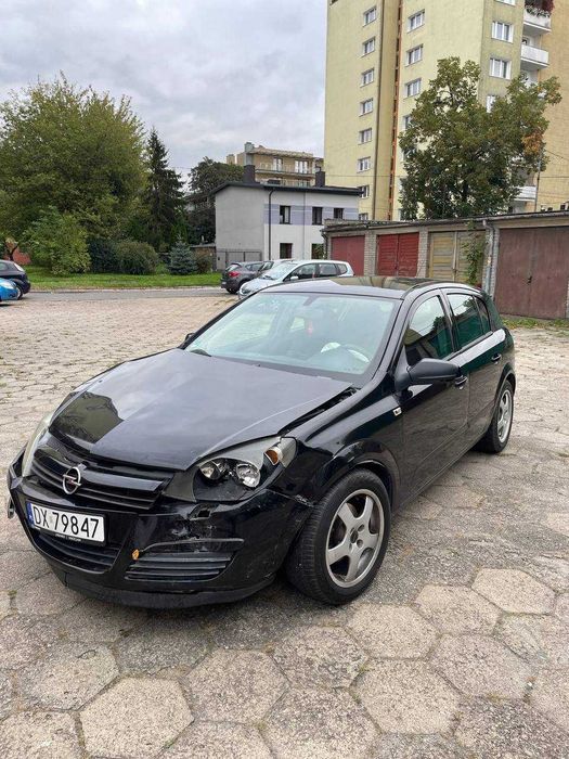 Opel Astra H 2004 - benzyna + LPG, sprawny silnik, dużo nowych części