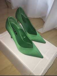 Sapato verde zara