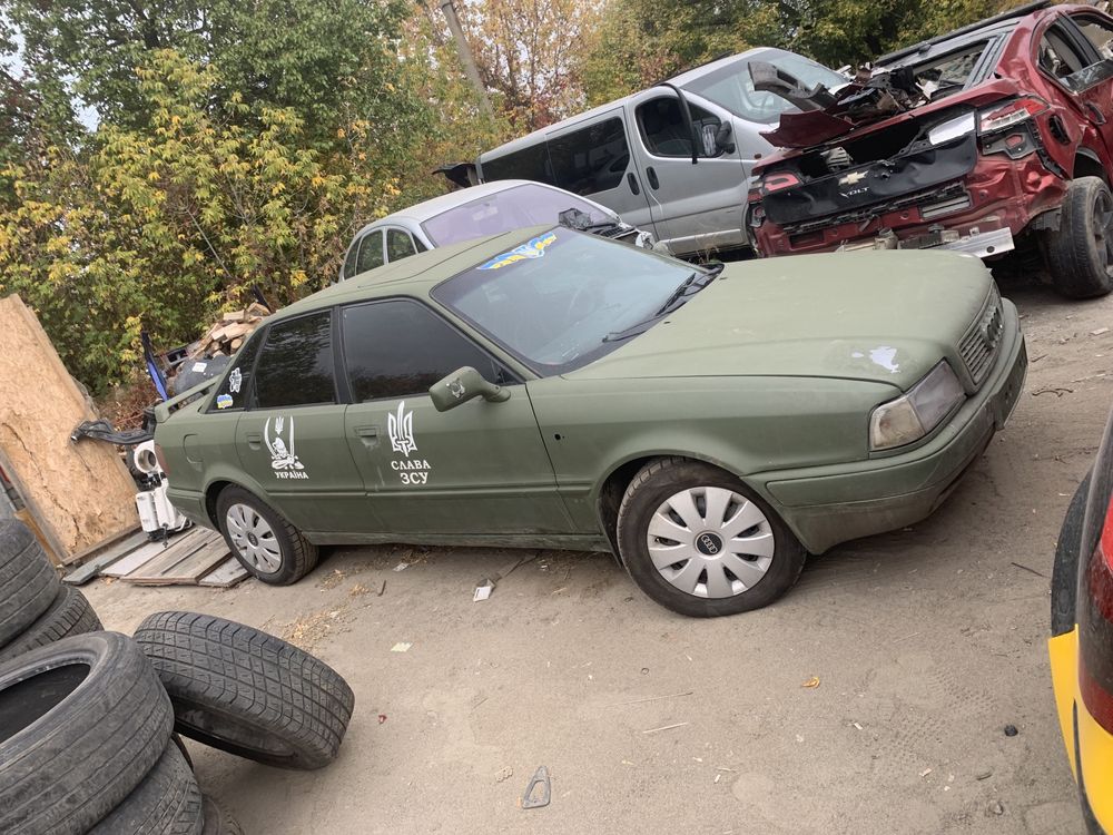 В разборе Audi 80 B3 B4