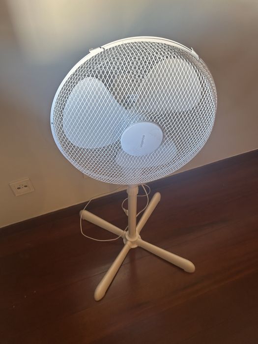 Vendo ventoinha branca