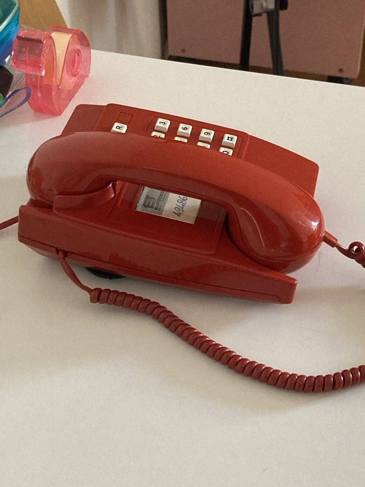Telefone fixo com fio vermelho (não precisa transformador ou pilhas )