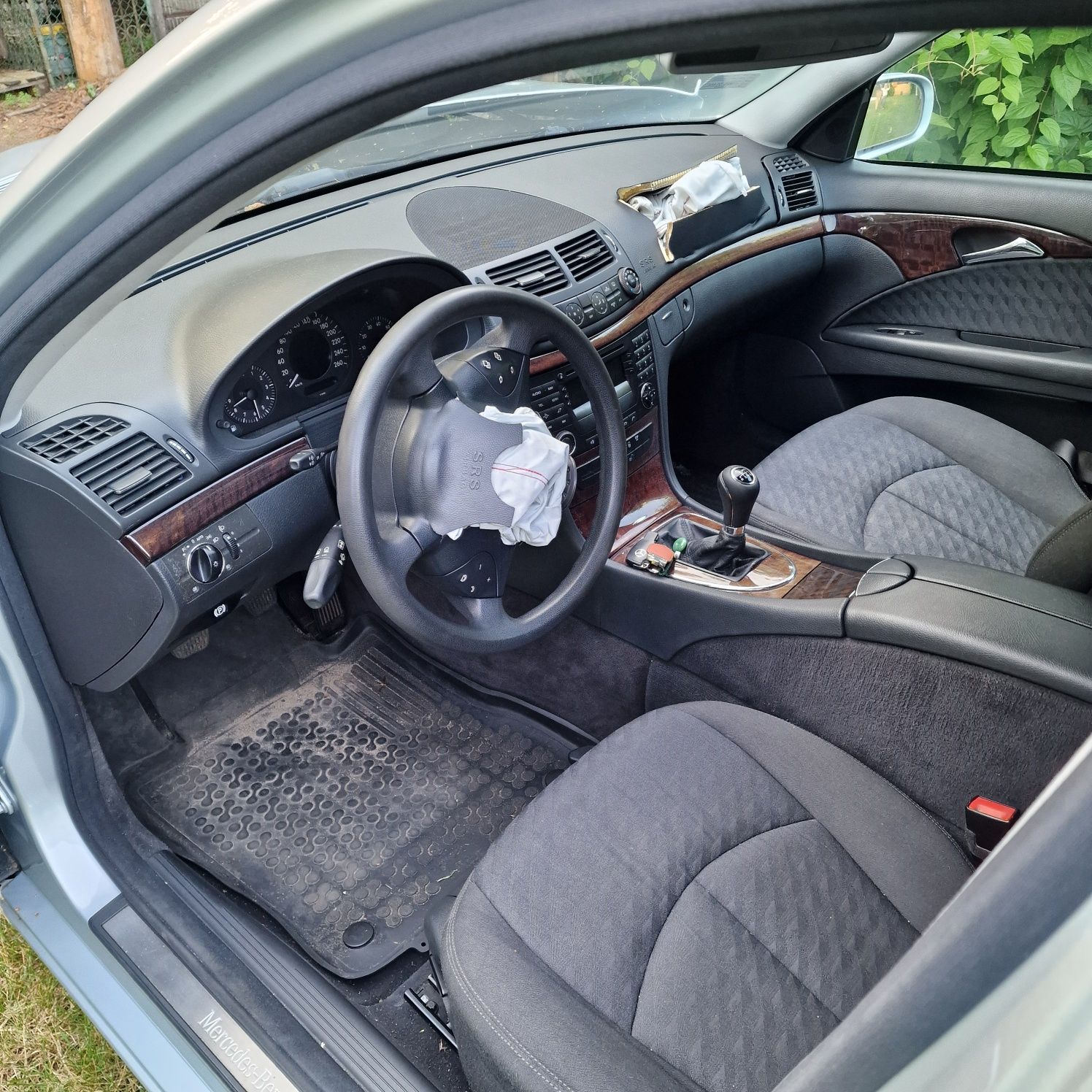 Mercedes w211 E200 kompressor na części.