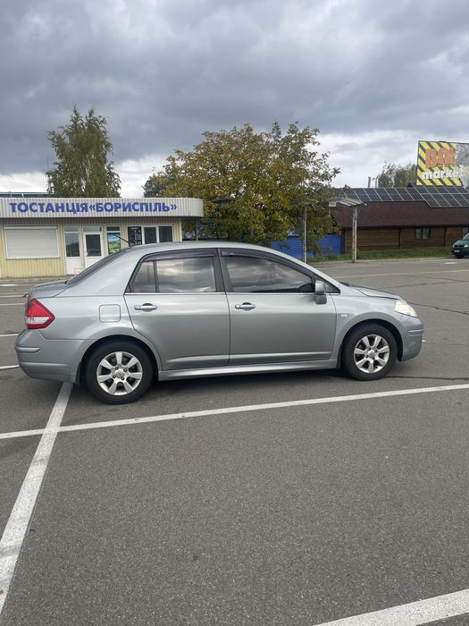 Автомобіль Nissan Tiida 2011року, автомат 1,6 АТ