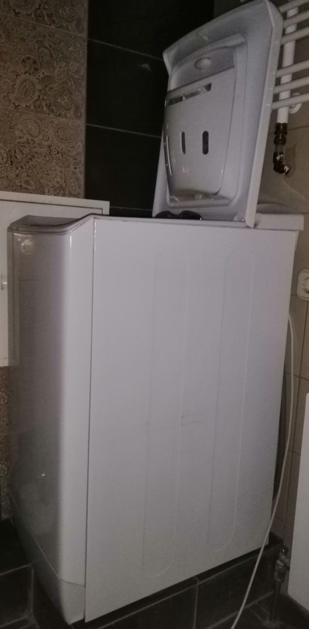 Пральна машина Ariston Hotpoint AVTL 109