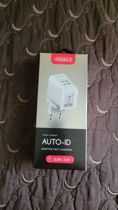 Зарядка адаптер Intaleo