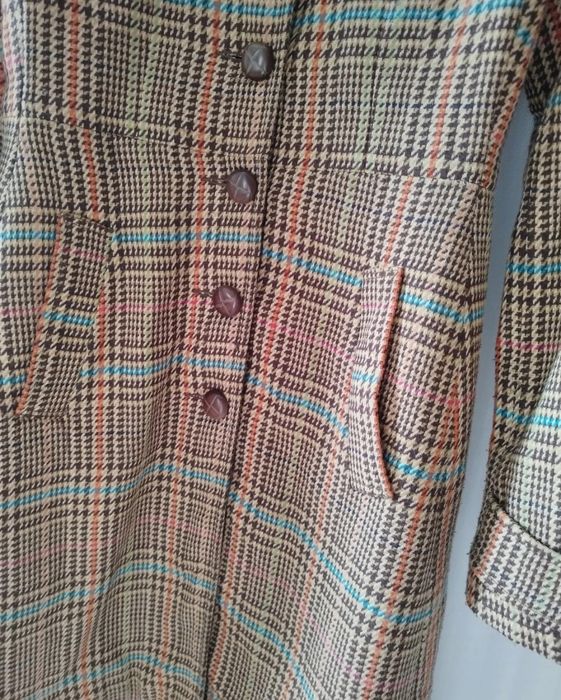 Piękny stylizowany płaszcz w kratkę brąz taliowany 38 M retro styl