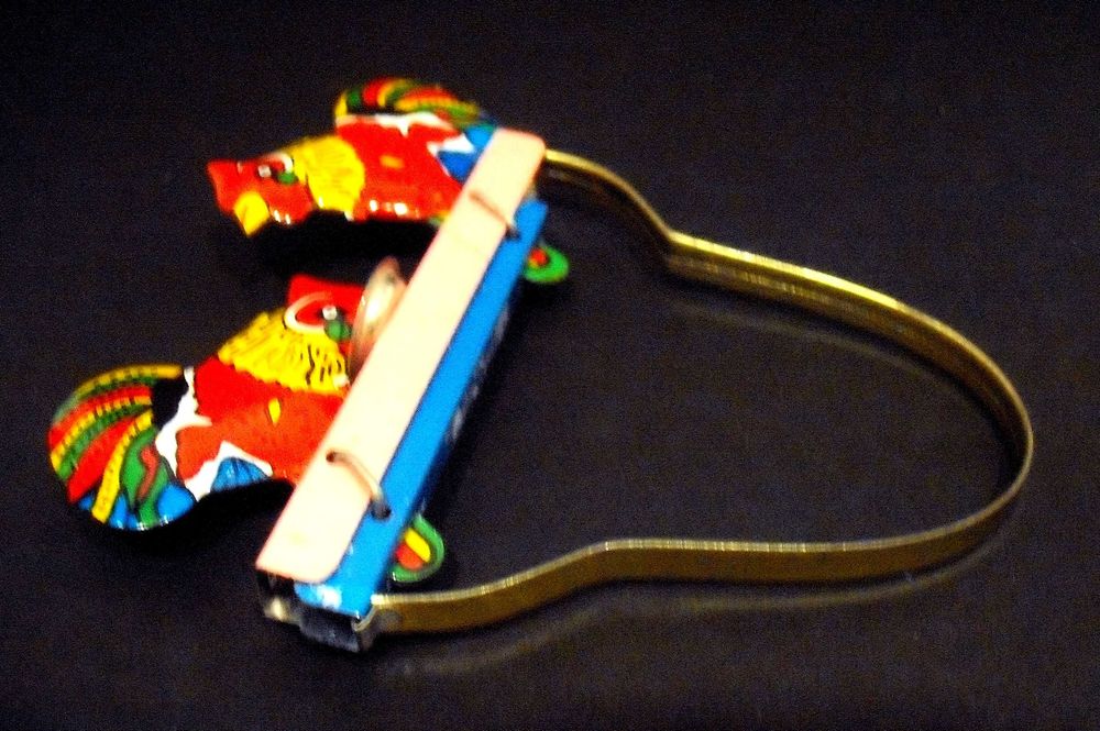 Antigo jogo de mão em chapa