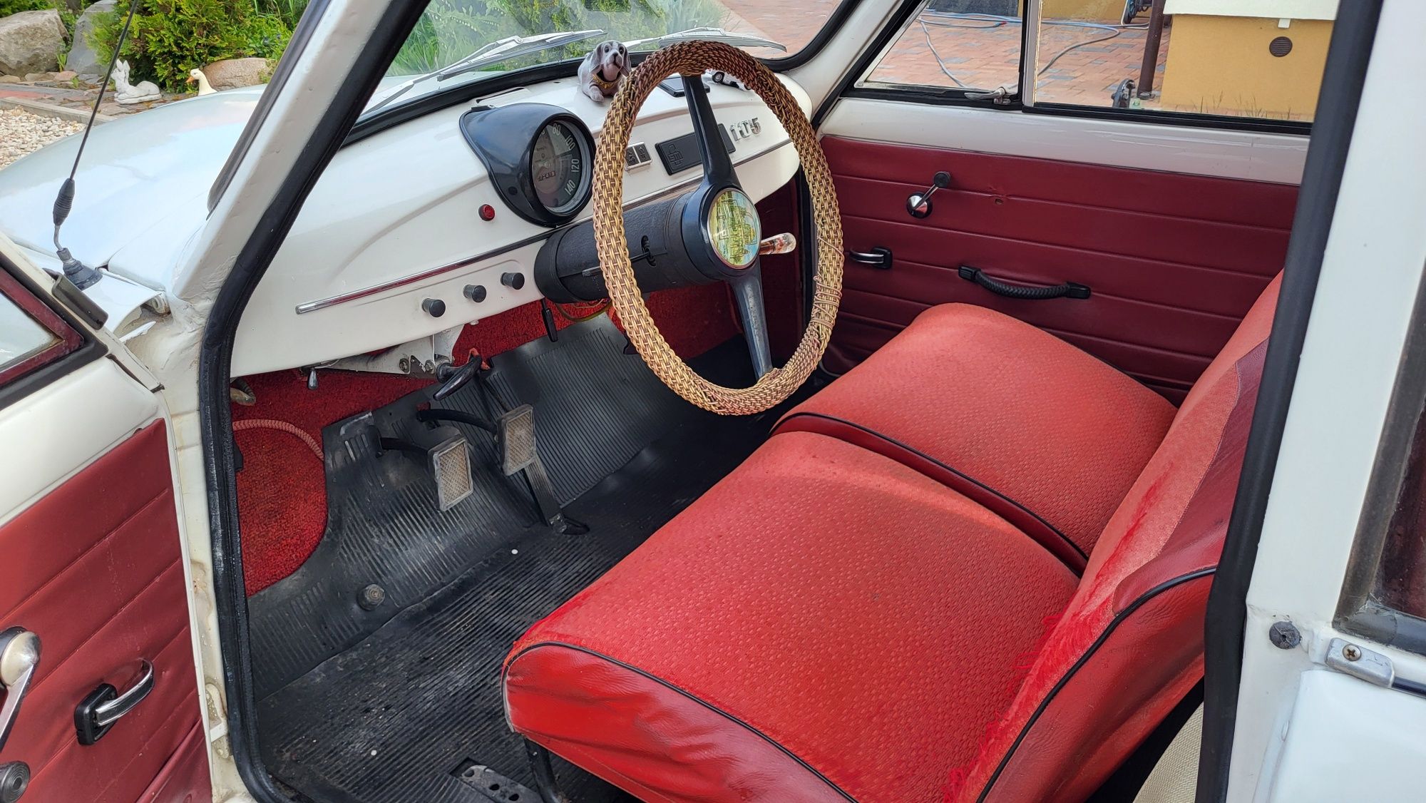 Syrena 105, 1977r zarejestrowana/zabytek
